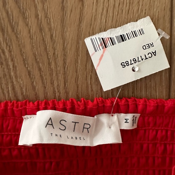 NWT ASTR Feronia Red Puff Sleeve Sweetheart Top - Picture 6 of 13